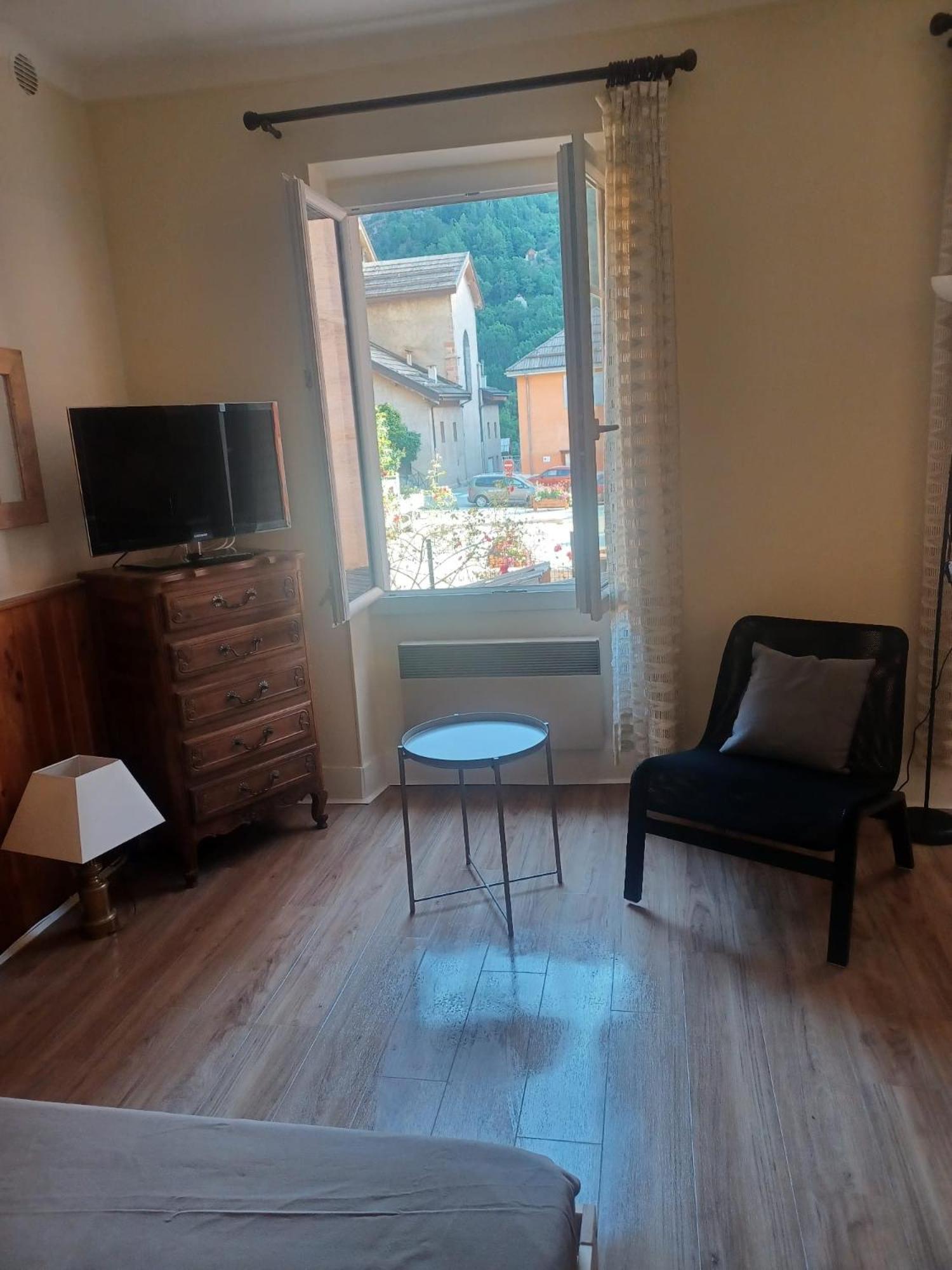 Studio Le Clocher Saint-Étienne-de-Tinée エクステリア 写真